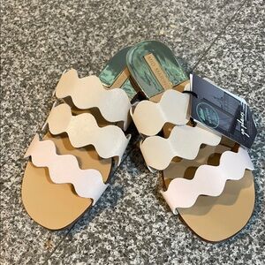 NWT Mio Marino Nude Frill Scalloped Slide Sandals